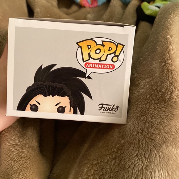 Momo yaoyorozu funko Pop - Picture 5 of 5